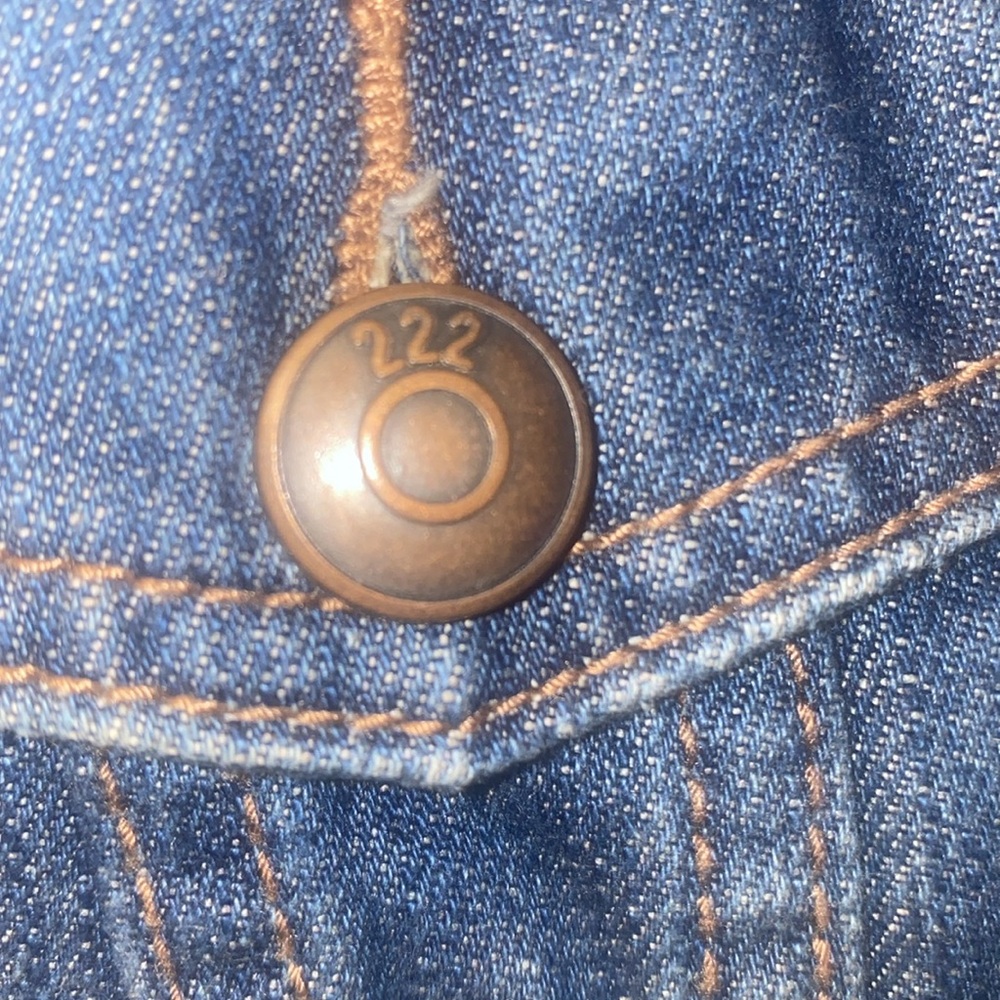 Adam Levine Jean vest - Picture 8 of 8